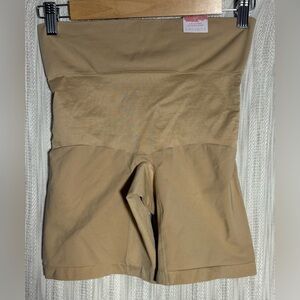 Cacique Women's Beige shaper Shorts size 14/16